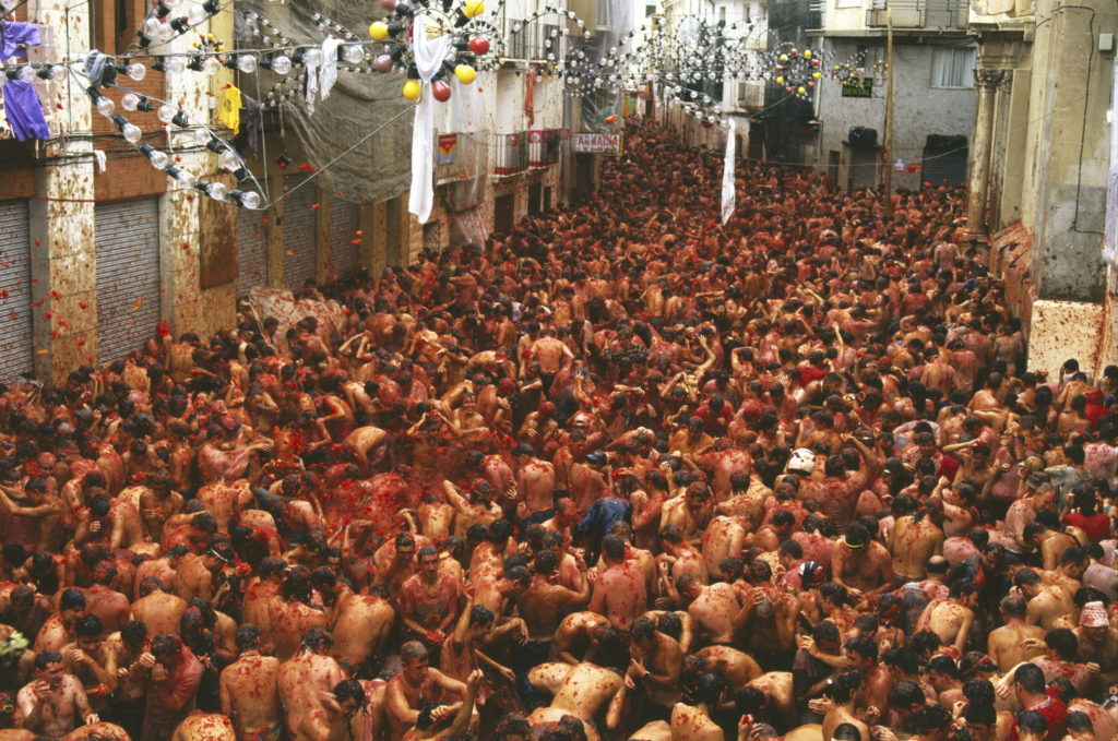 10 tips for visiting the craziest festival in Spain: La Tomatina - Em Knows Places